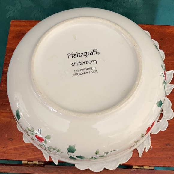 Pfaltzgraff winterberry holiday candy dish/bowl - Picture 3 of 3
